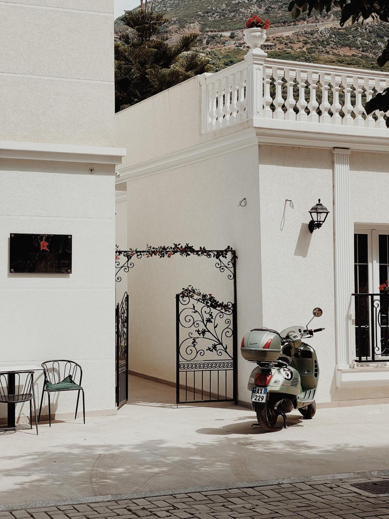 Ruby Palace Vlorë Екстериор снимка