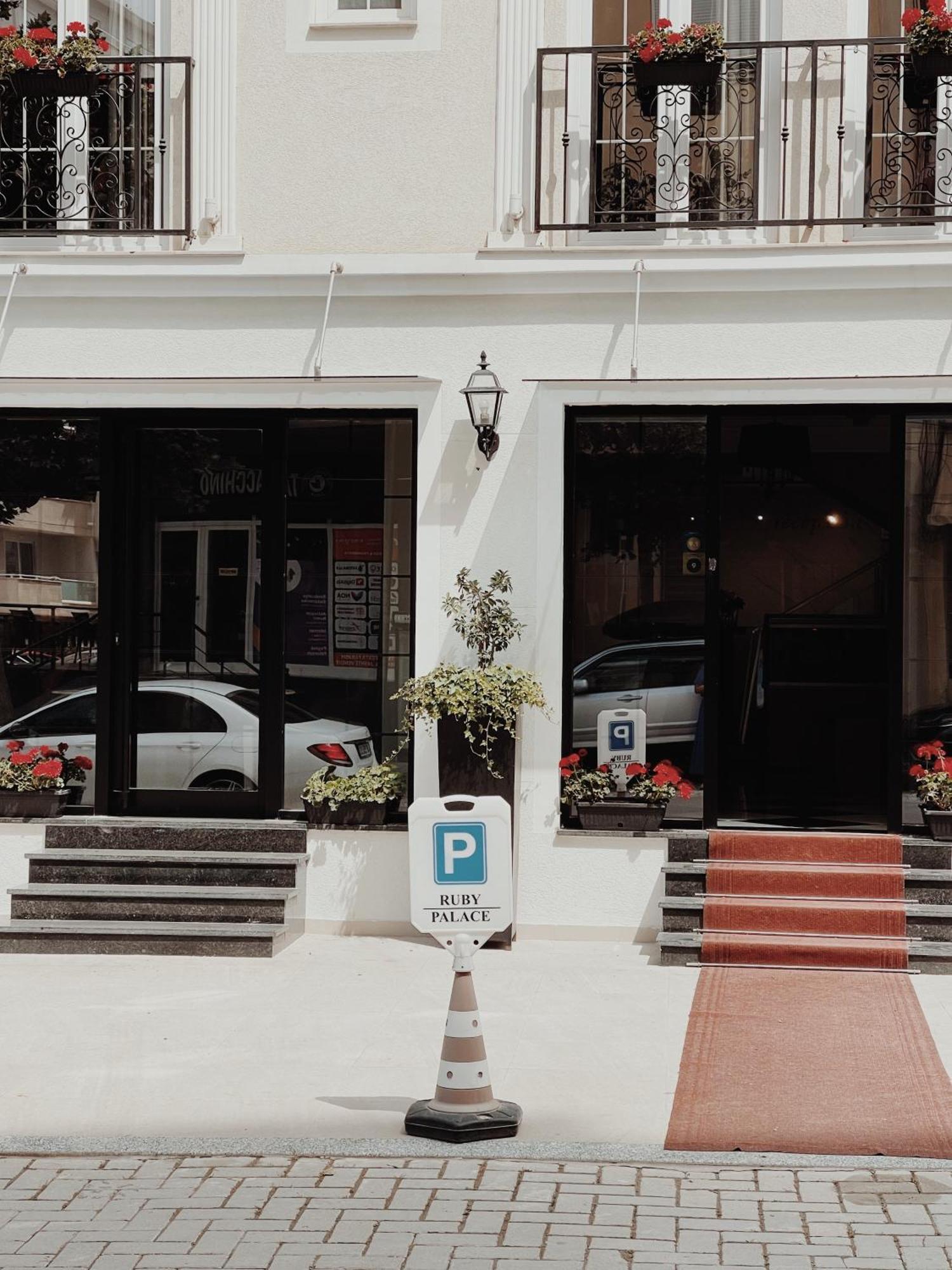 Ruby Palace Vlorë Екстериор снимка
