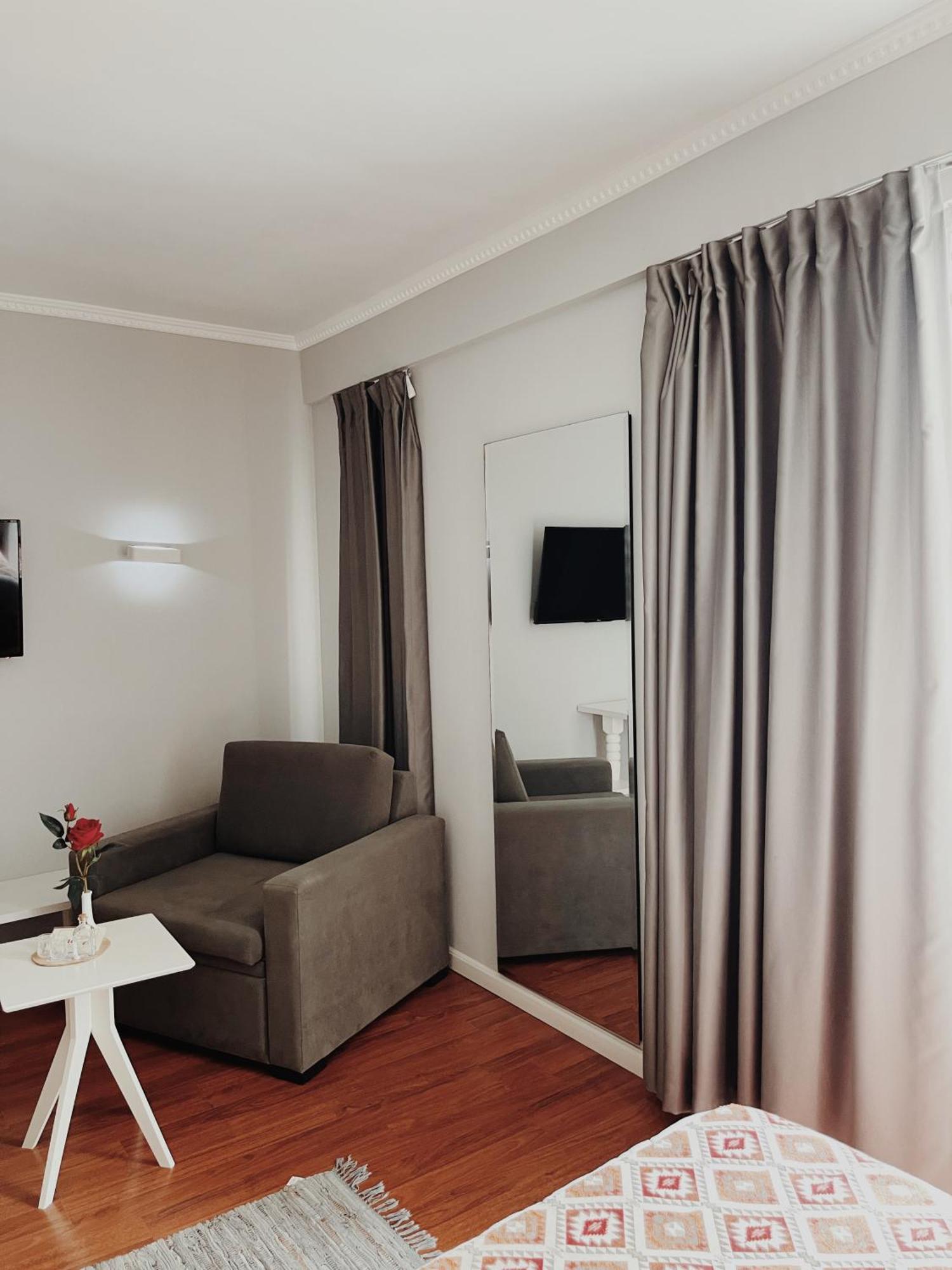 Ruby Palace Vlorë Екстериор снимка