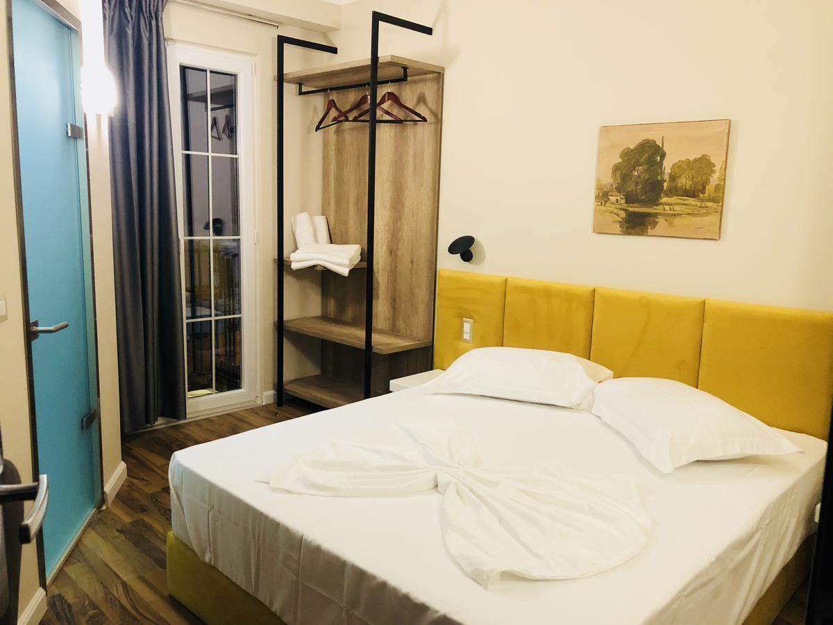 Ruby Palace Vlorë Екстериор снимка