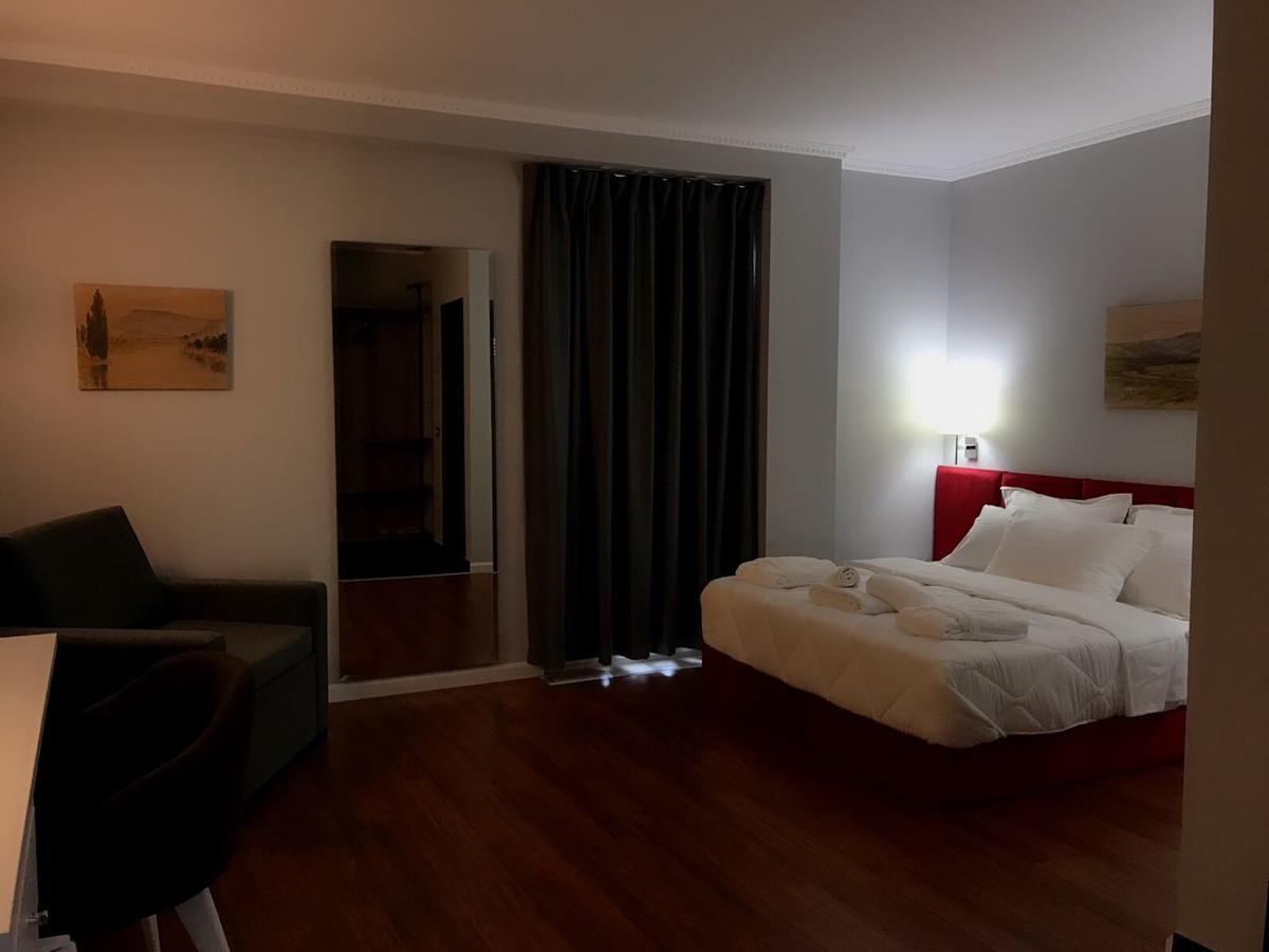 Ruby Palace Vlorë Екстериор снимка