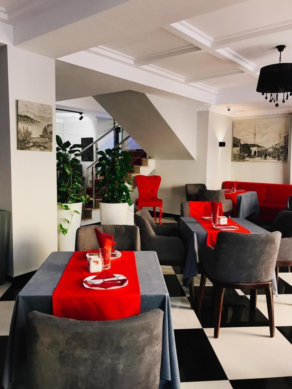Ruby Palace Vlorë Екстериор снимка